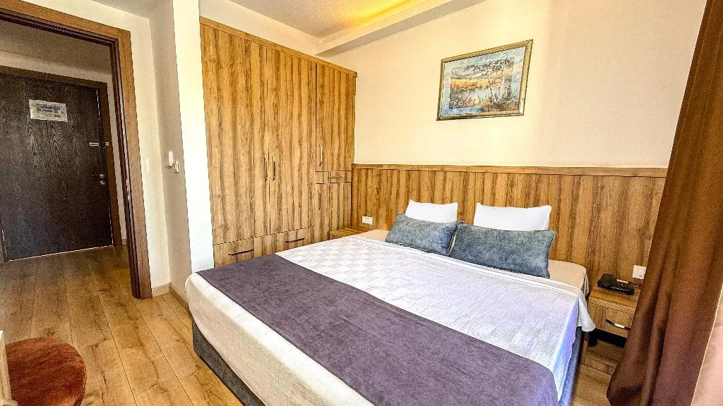 SUITE POOL VIEW Room, Çinar Buti̇k Otel Bodrum, Bodrum