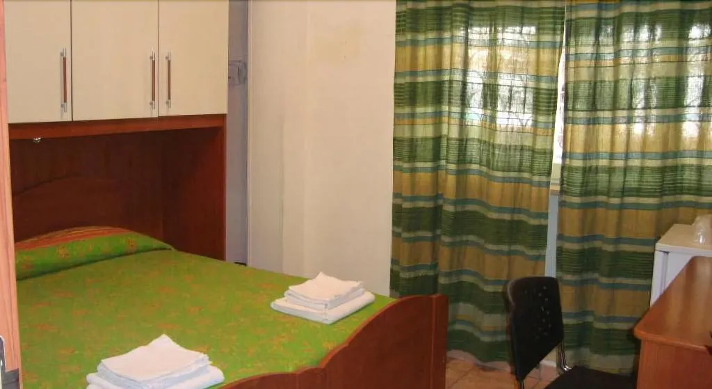 Room, B&B Piazza Ragusa, Naples
