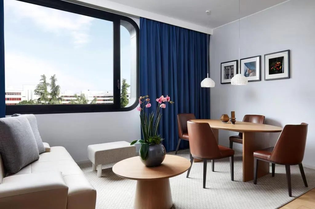 SUITE EXECUTIVE KING BED Room, Sheraton Milan San Siro, Milan