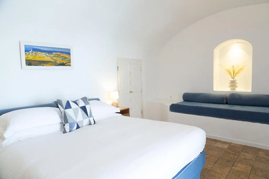 SUITE STANDARD Room, Pantelia Suites, Santorini