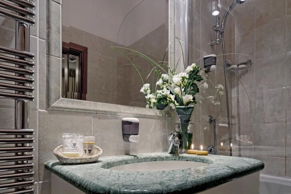 SINGLE STANDARD Room, Pausania, Venice