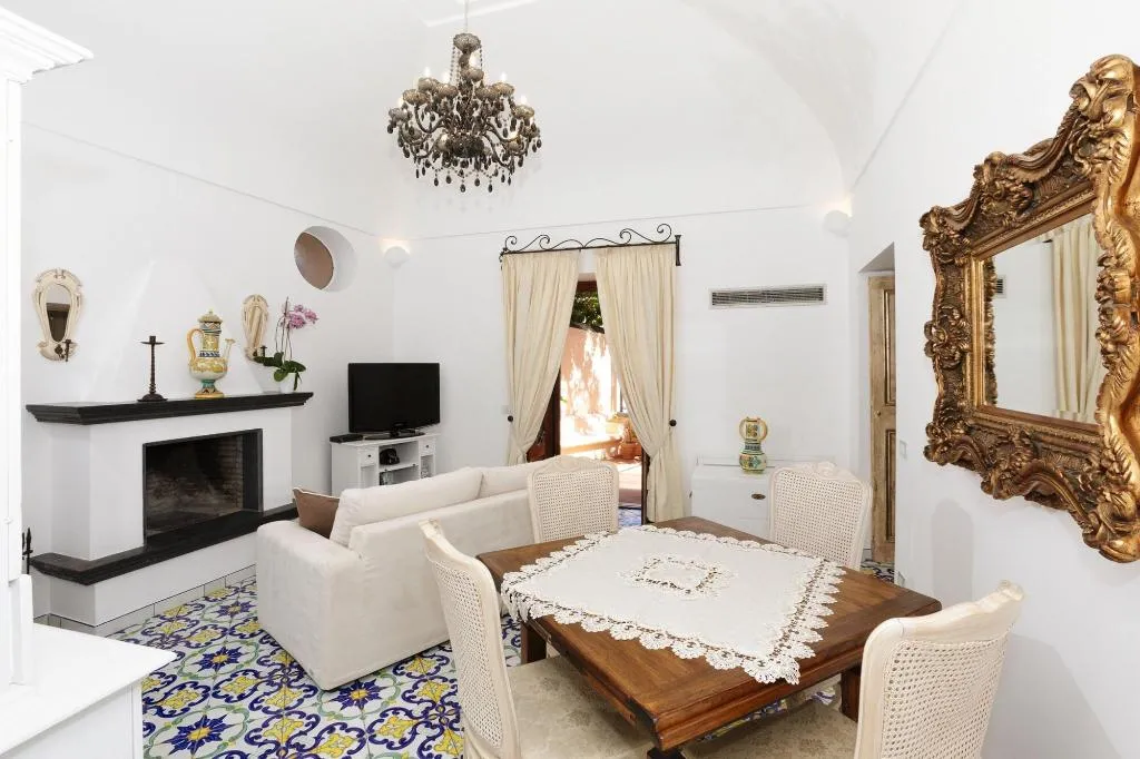 Room, Villa Principe Giovanni, Naples