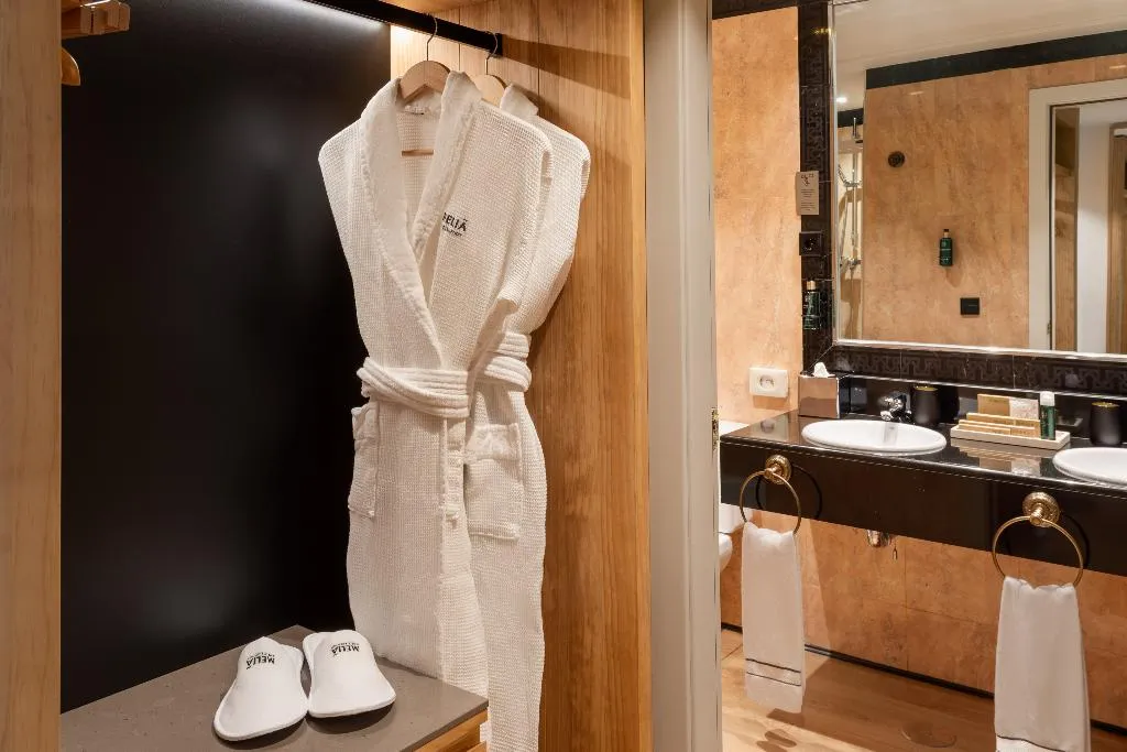 JUNIOR SUITE STANDARD Room, Melia Barajas, Madrid
