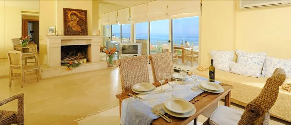 Room, Parthenis Palace, Crete