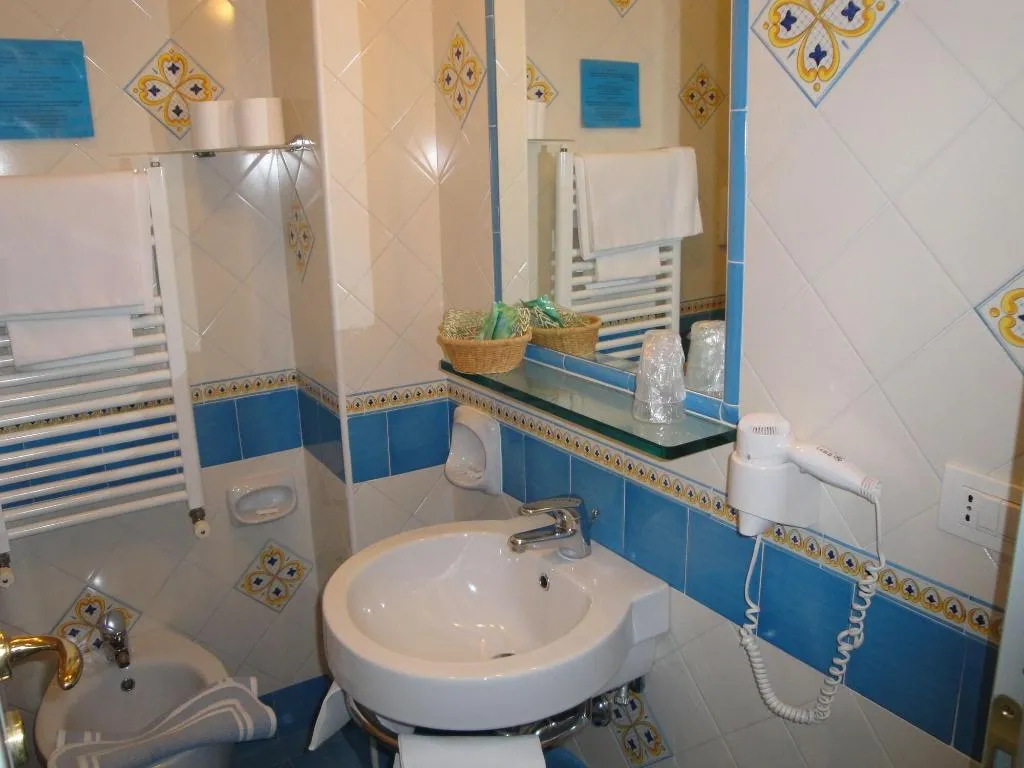 Room, Meublè Casa Mannini, Naples
