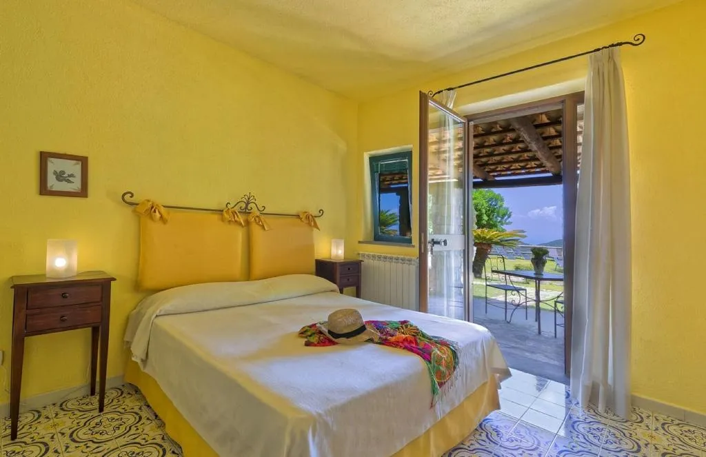 Room, Agriturismo Pera Di Basso, Naples