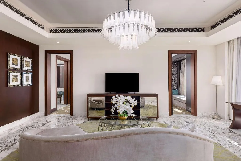 SUITE CAPACITY 8 Room, Hilton Dubai Al Habtoor City, Dubai