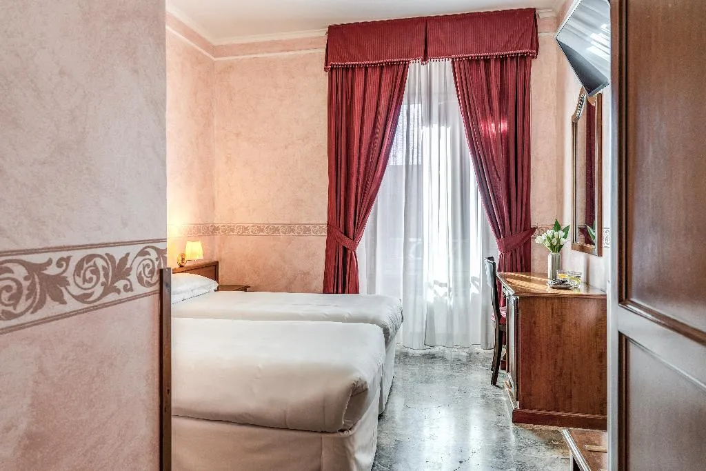 DOUBLE SUPERIOR Room, Hotel Orazia, Rome