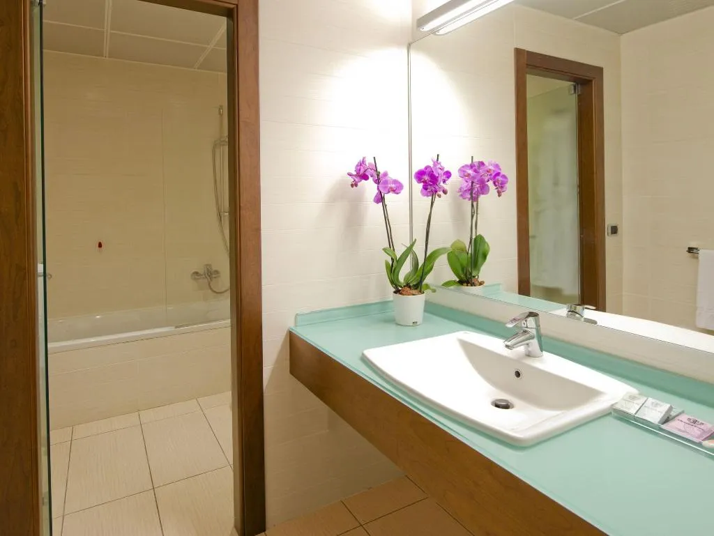 Room, D'Este, Milan