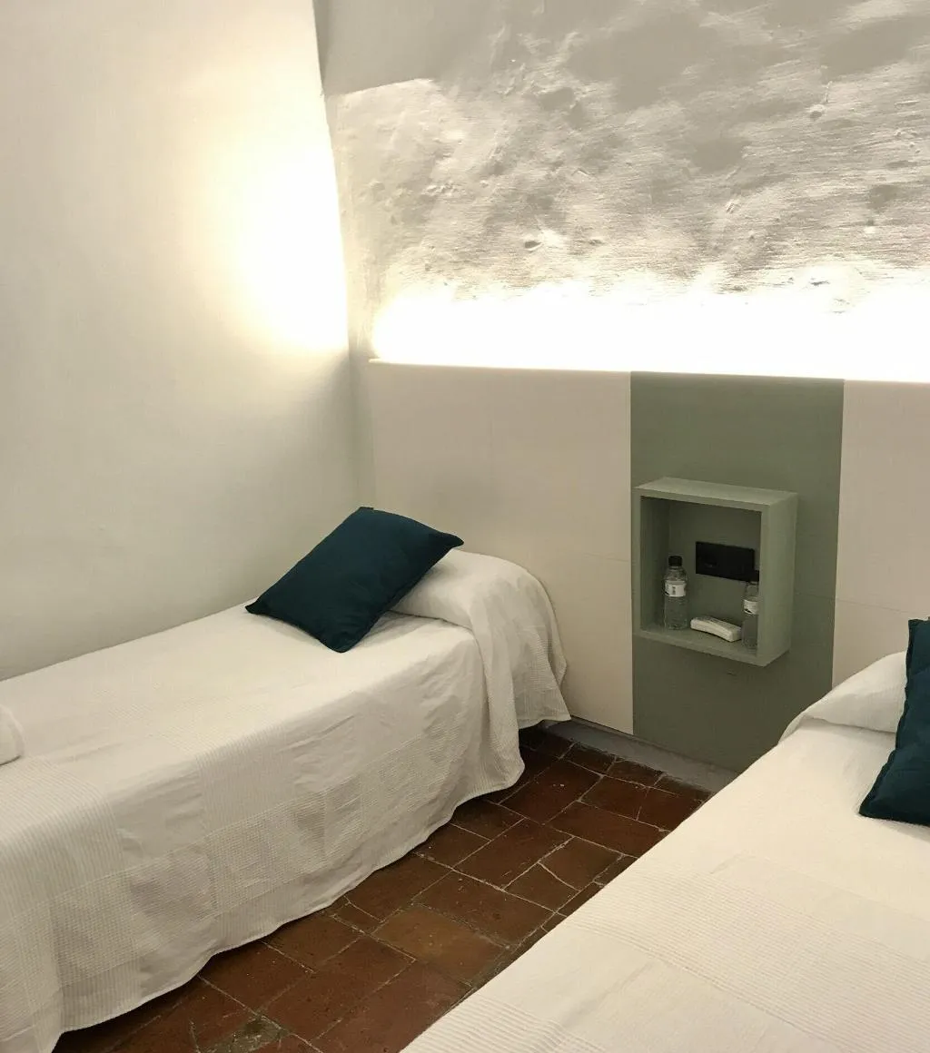 Room, Hostal L'Estrella, Costa Brava