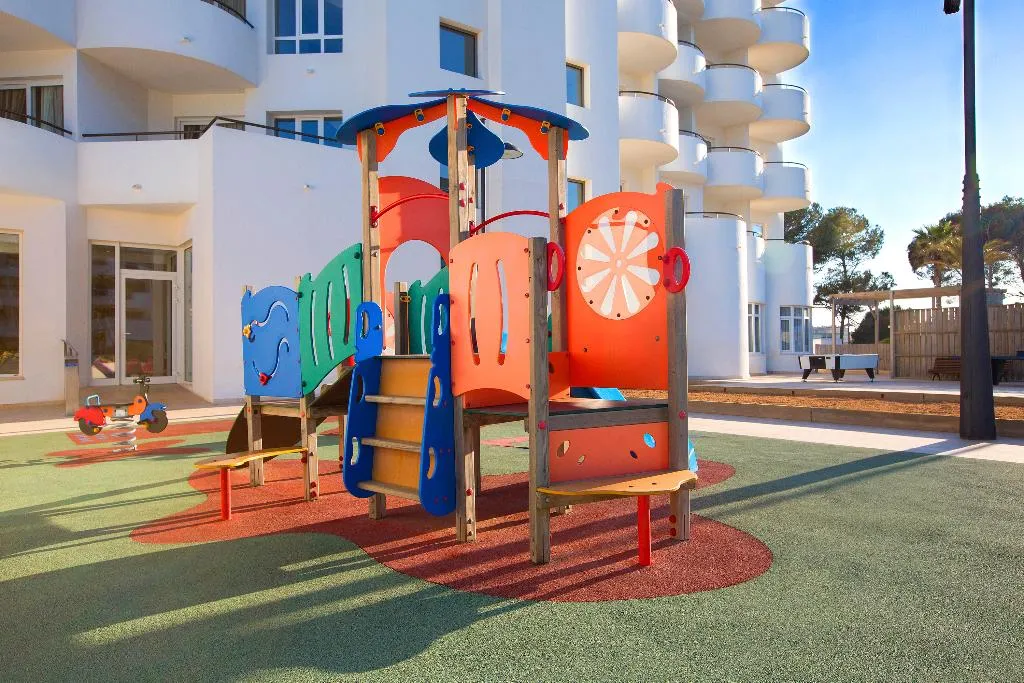 Sports and Entertainment, Hipotels Hipocampo Playa, Majorca