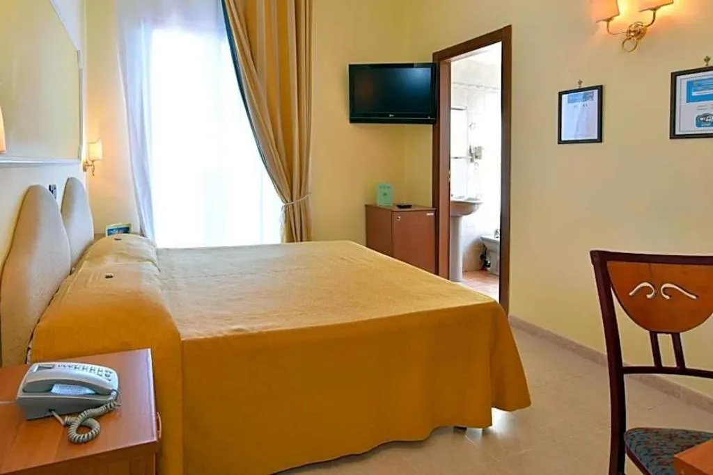 Room, Il Nido, Naples