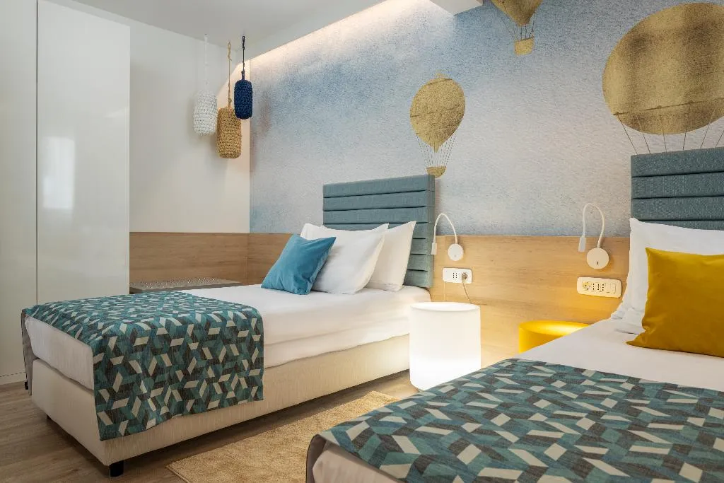 JUNIOR SUITE WITH BALCONY Room, Valamar Meteor Hotel, Split