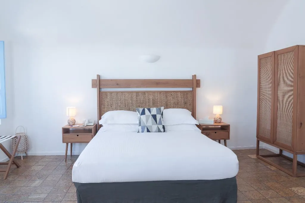 SUITE STANDARD Room, Pantelia Suites, Santorini