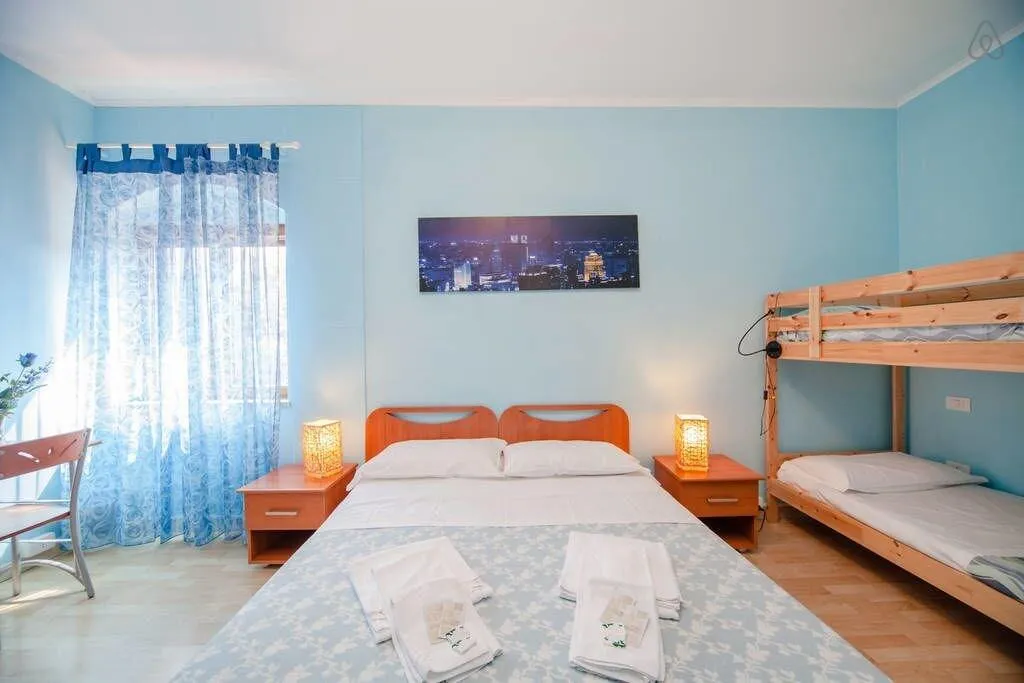 Room, Villa De Angelis, Naples