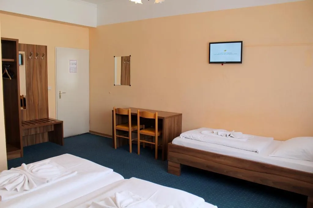 TRIPLE STANDARD Room, Alper Hotel Am Potsdamer Platz, Berlin