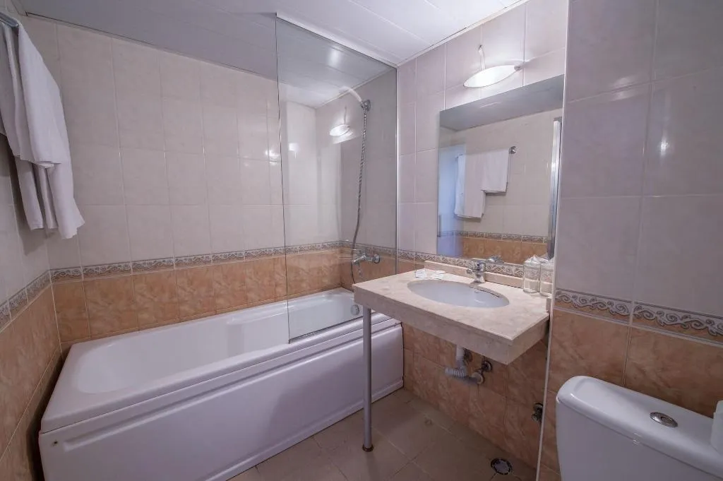 Room, Alekta, Varna