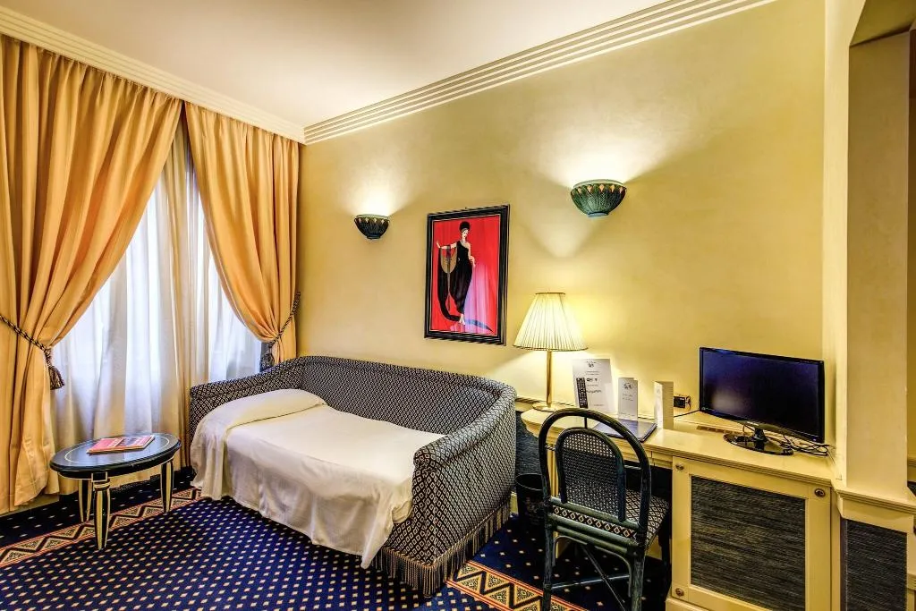 TRIPLE TWO DOUBLE BEDS Room, Auriga, Milan