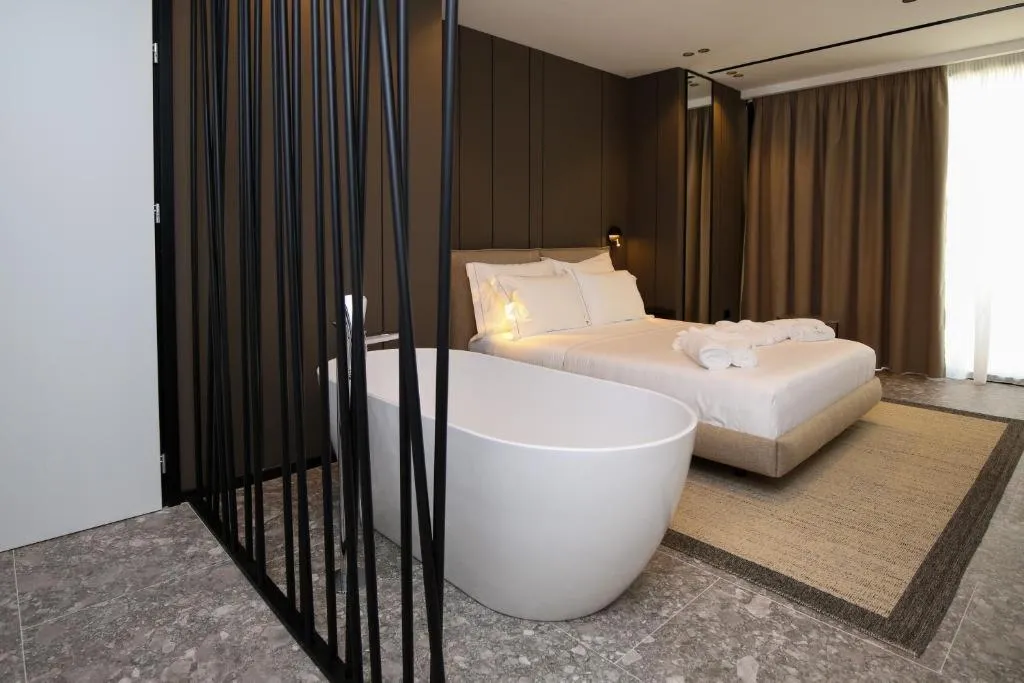 DOUBLE DELUXE ONE BED Room, Nobus Hotel & Spa, Kavaje