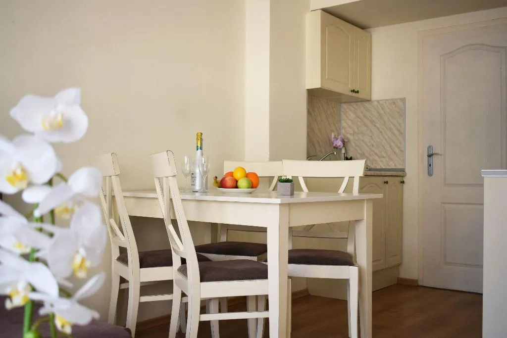 APARTMENT TWO BEDROOMS Room, Flores Park, Bourgas