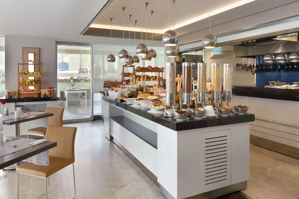 Restaurant, Ramada Hotel & Suites Kemalpasa Izmir, Izmir