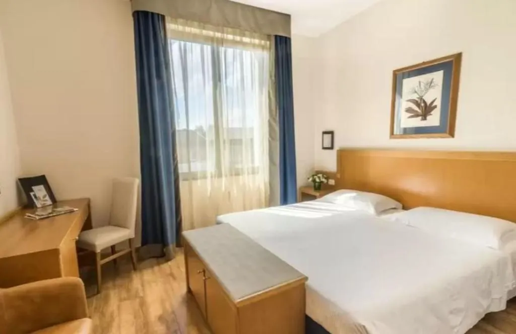 Double or Twin CLASSIC Room, Grand hotel Mediterraneo, Florence
