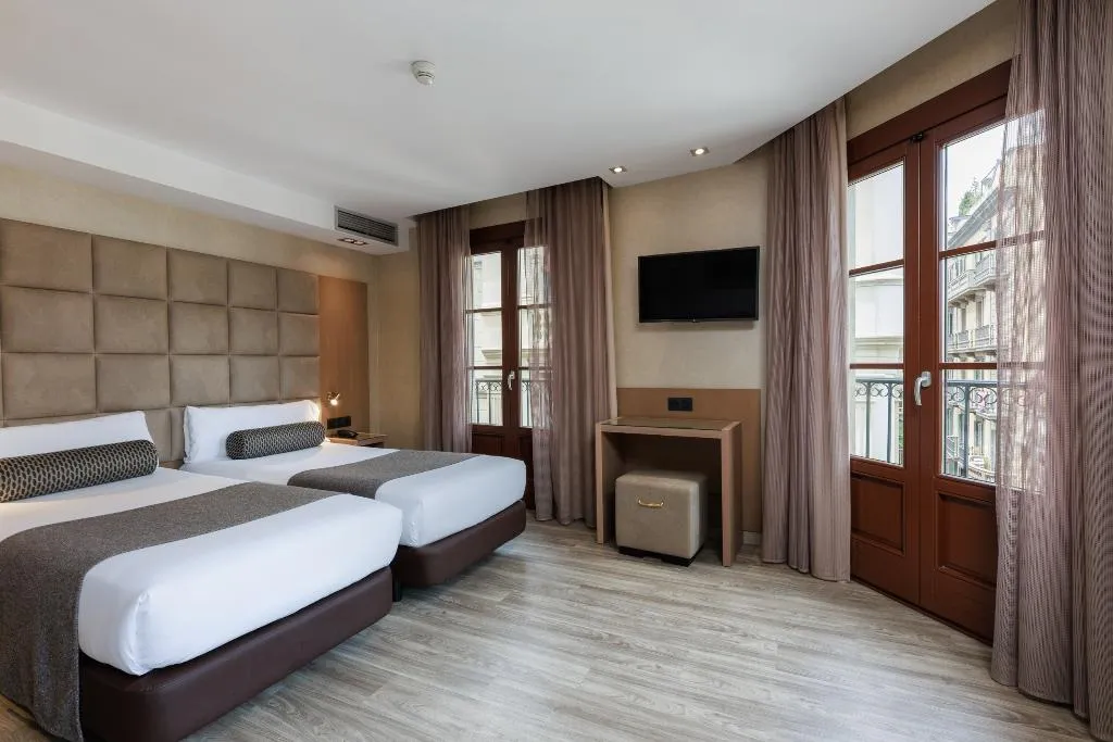 QUADRUPLE STANDARD Room, Suizo, Barcelona
