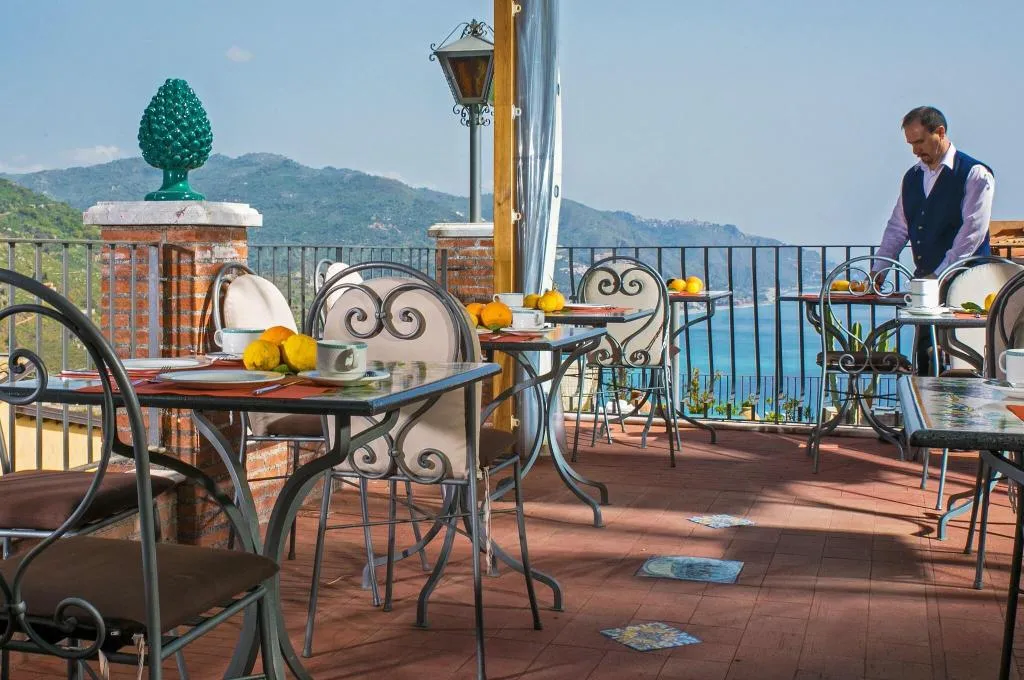 Restaurant, La Pensione Svizzera, Taormina