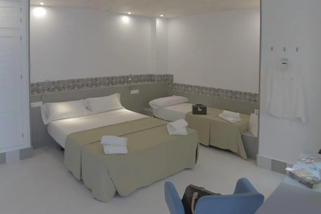 Room, Hostal Gravina, Costa De La Luz