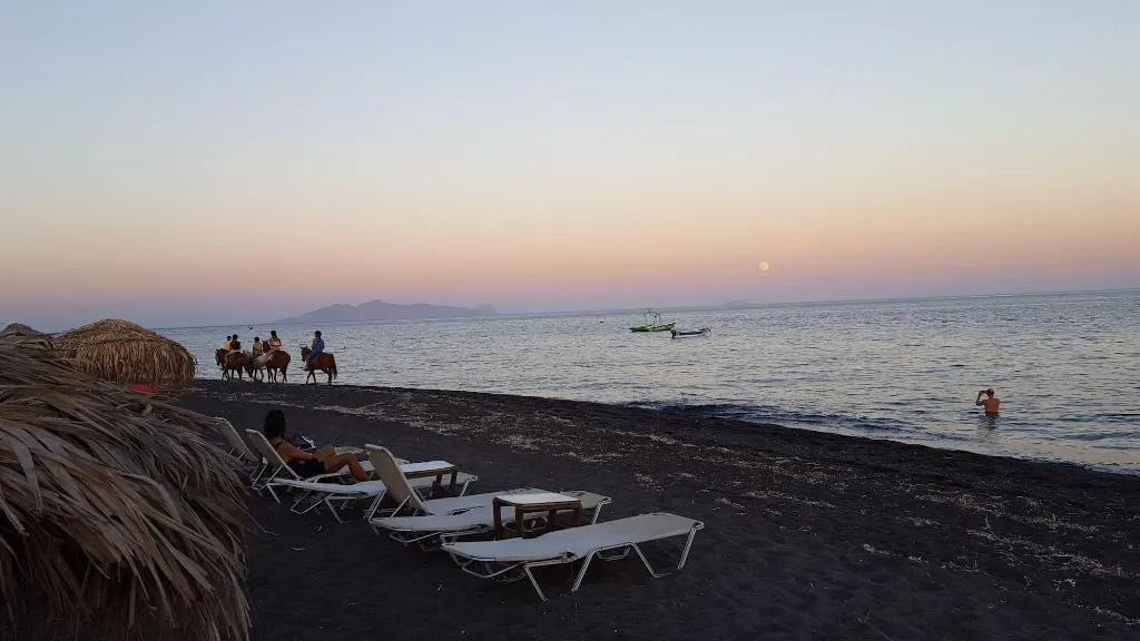 Sports and Entertainment, Pleasure Beachside Studios, Santorini