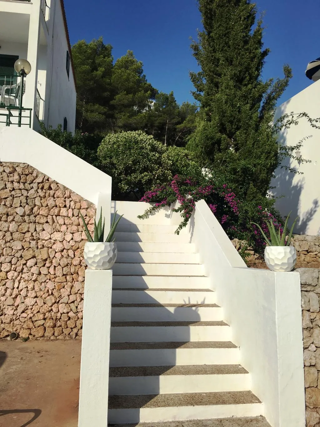 Lobby, Desmais, Menorca