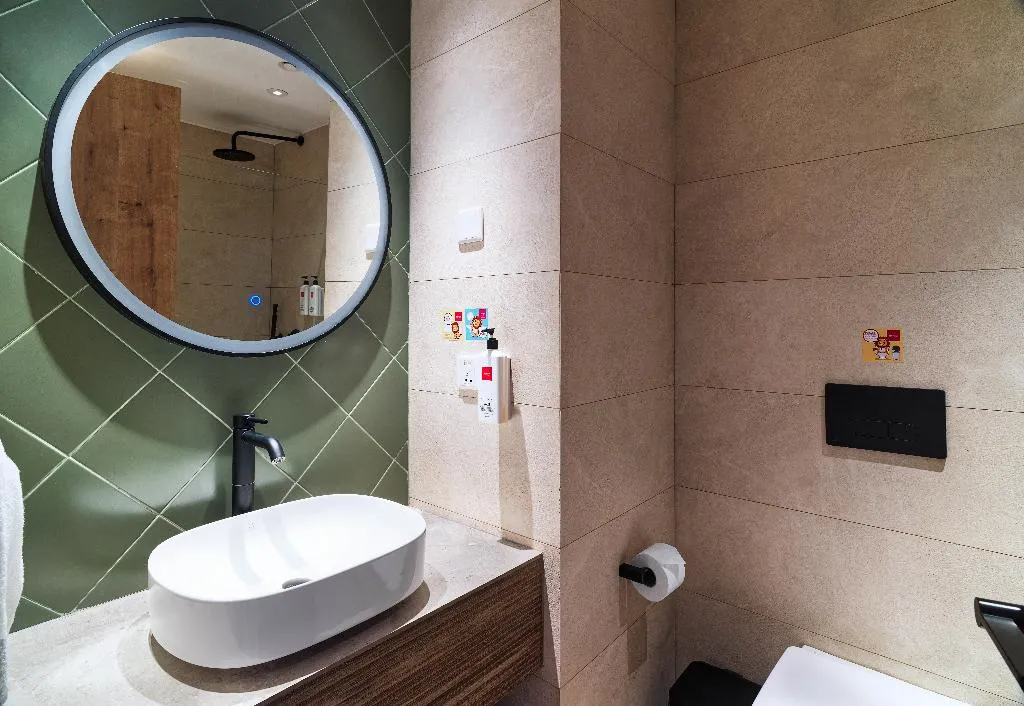 DOUBLE DELUXE SEA VIEW Room, Leonardo Cypria Bay, Cyprus