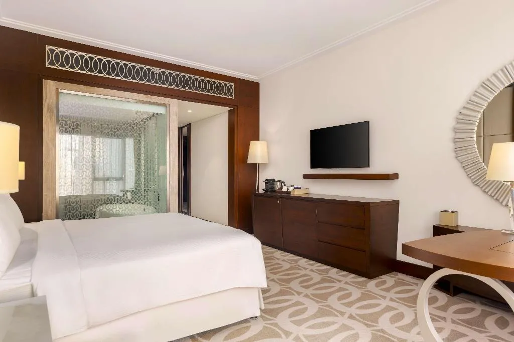 Double or Twin GUEST ROOM Room, Hilton Dubai Al Habtoor City, Dubai
