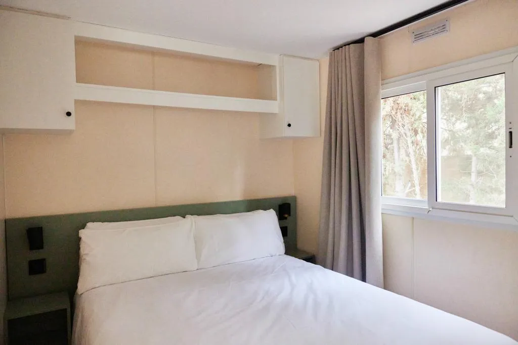 BUNGALOW THREE BEDROOMS ONE BATHROOM Room, Camping El Portus, Costa Blanca