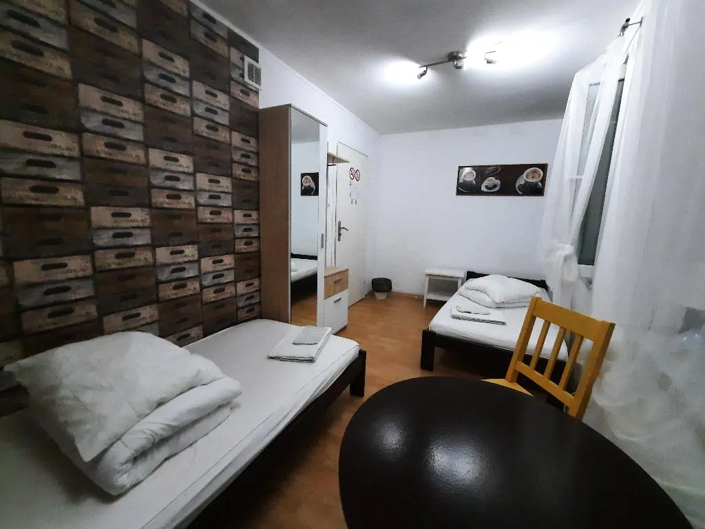 TWIN TWO BEDS Room, Lorf Hostel&Coffee, Krakow