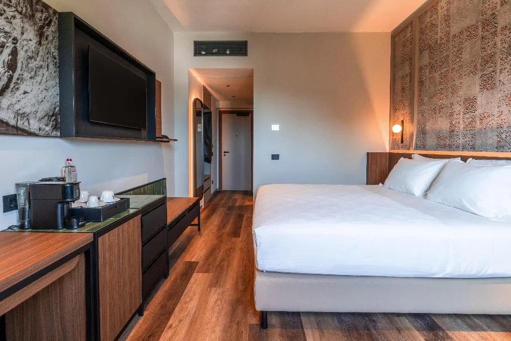 DOUBLE Accessible KING SIZE BED Room, Picciolo Etna Golf Resort & Spa, Curio Collection, Catania