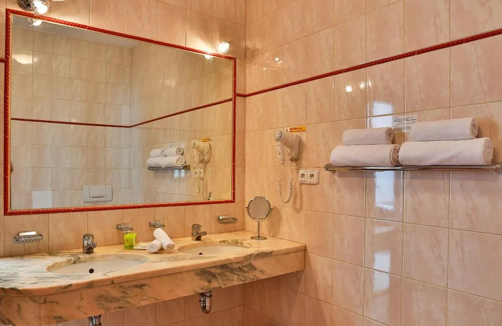 JUNIOR SUITE WITH DOUBLE BED Room, Belvedere Hotel Prague, Prague
