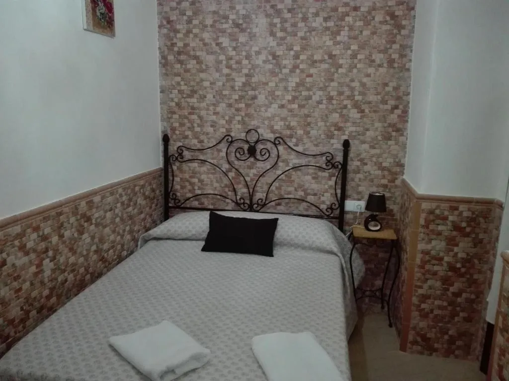 Room, Pensión Javier, Seville