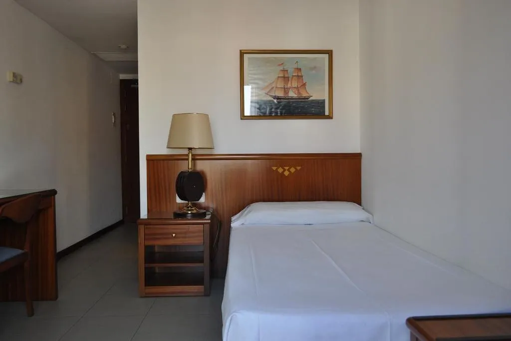 SINGLE STANDARD Room, Hostal Vila del Mar, Costa Brava