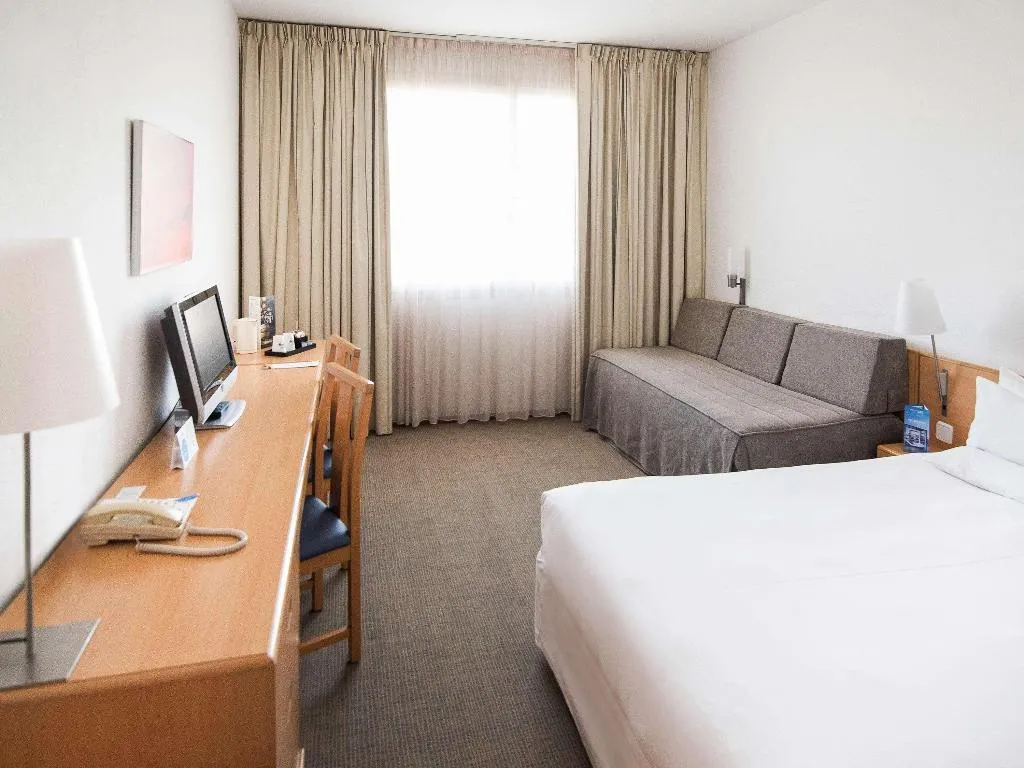 SINGLE STANDARD Room, ibis Styles Barcelona Sant Joan Despi, Barcelona