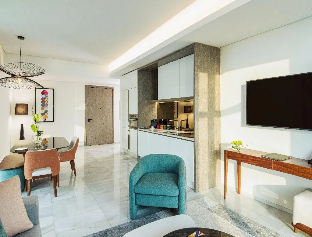 SUITE WITH KITCHENETTE WITH VIEWS Room, Th8 Palm Dubai Beach Resort Vignette Collection, Dubai
