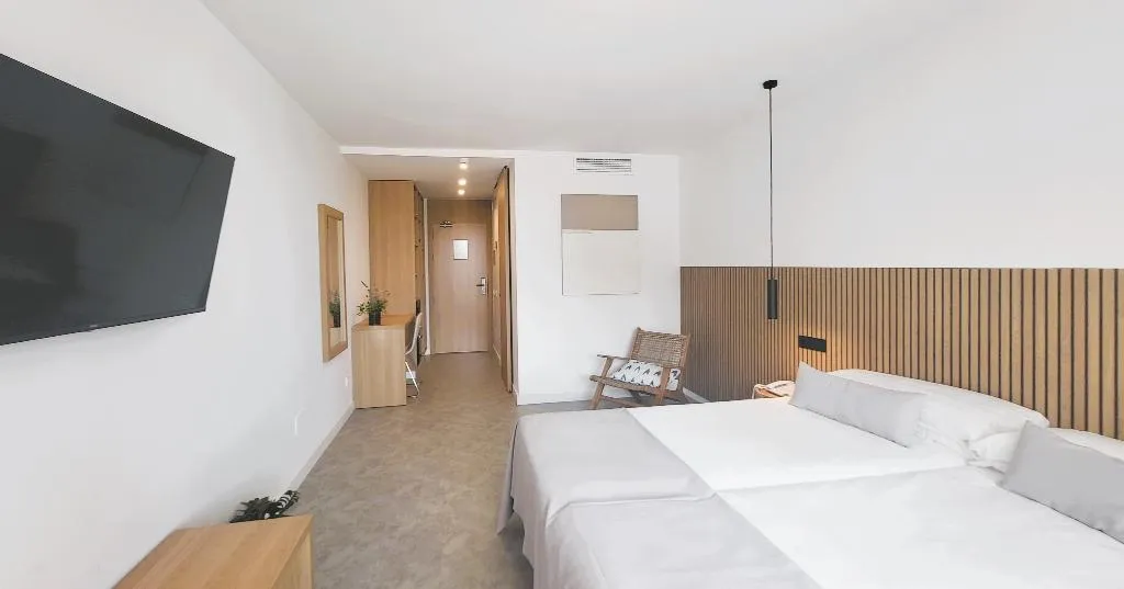 Double or Twin SUPERIOR GARDEN VIEW Room, Hotel Eu Bahia Pollensa, Majorca