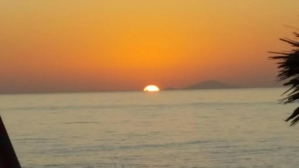 Beach, Pleasure Beachside Studios, Santorini