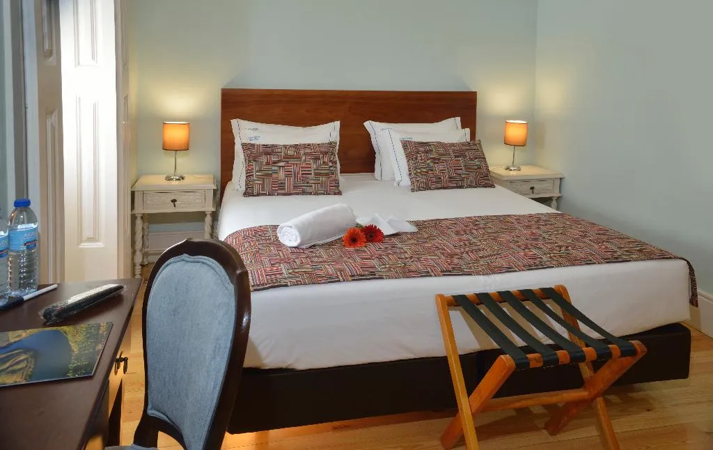 Double or Twin GARDEN VIEW WITH BALCONY Room, Dukes Corner Guest House, Porto