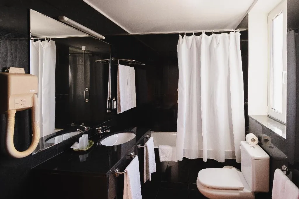 Double or Twin STANDARD Room, Pousada de Valença, Porto