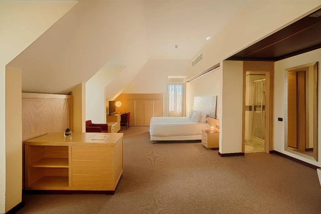 JUNIOR SUITE STANDARD Room, NH Milano 2, Milan