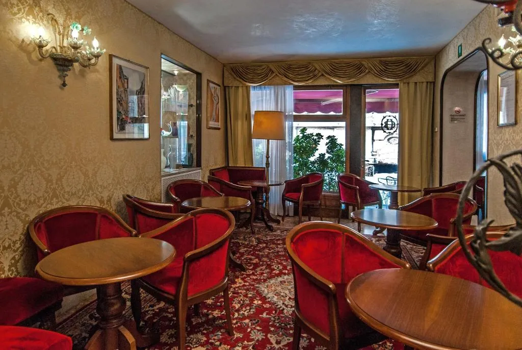 Lobby, Bel Sito e Berlino, Venice