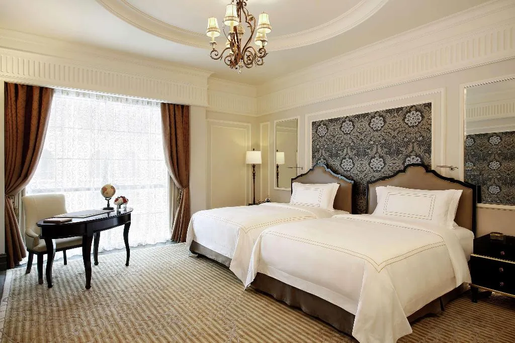 SUITE STANDARD Room, Al Habtoor Palace, Dubai