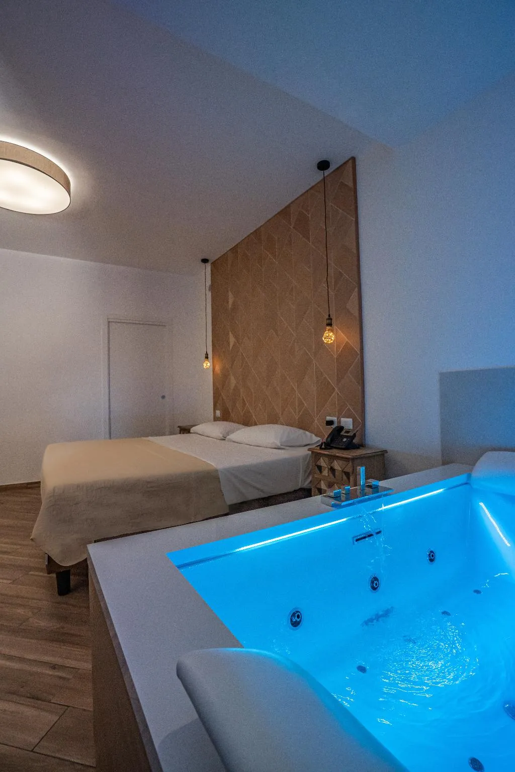 SUITE KING BED WITH JACUZZI Room, Le Querce Farmhouse, Naples