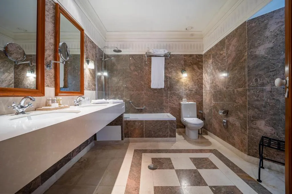 SUITE GRAND DELUXE Room, Quinta das Lagrimas - Small Luxury Hotel, Porto
